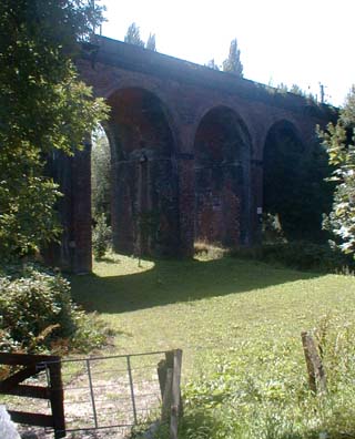 sevenarches320.jpg (35978 bytes)